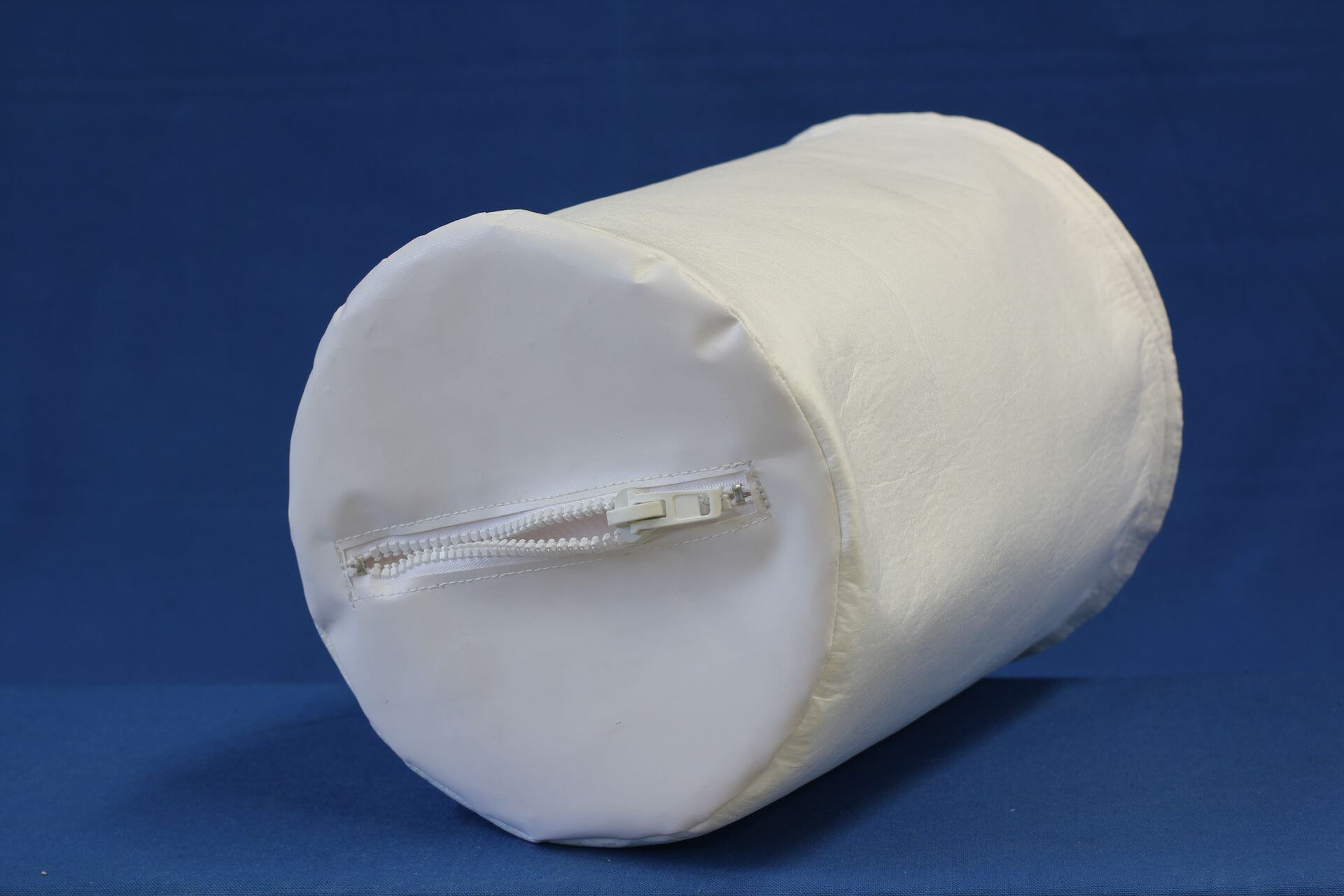 Filter bags for industrial filtration of liquids